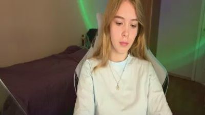 RosalbaPyette live cam on Cam4