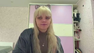 RosaliaKoop live cam on Cam4