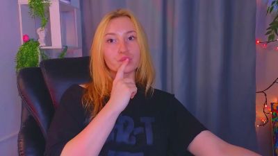 RosalieHandley live cam on Cam4