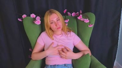 RosalieHandley live cam on Cam4