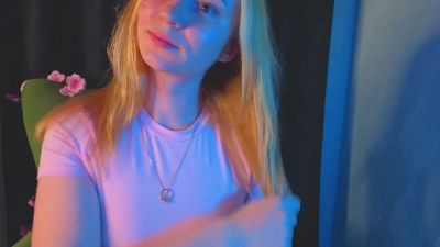 RosalieHandley live cam on Cam4