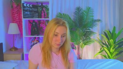 RosalieHandley live cam on Cam4