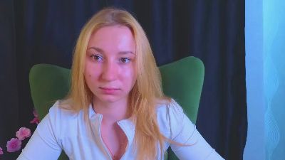 RosalieHandley live cam on Cam4