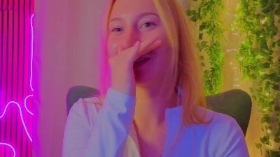 RosalieHandley live cam on Cam4