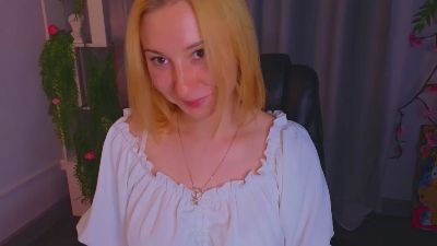 RosalieHandley live cam on Cam4