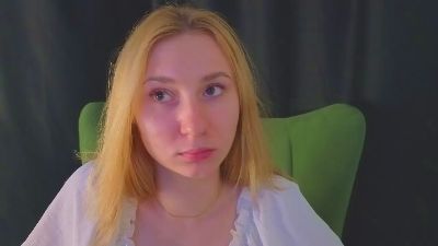 RosalieHandley live cam on Cam4