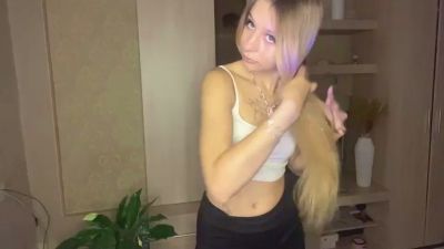RosalinaBeahan live cam on Cam4