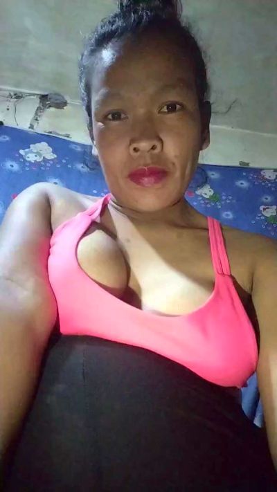 Rosaline27 live cam on Cam4