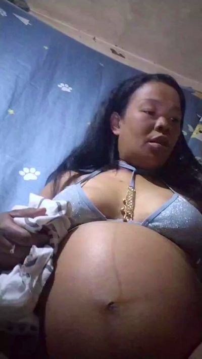 Rosaline27 live cam on Cam4