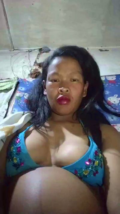 Rosaline27 live cam on Cam4