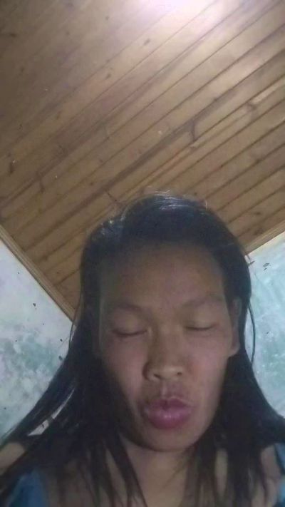 Rosaline27 live cam on Cam4