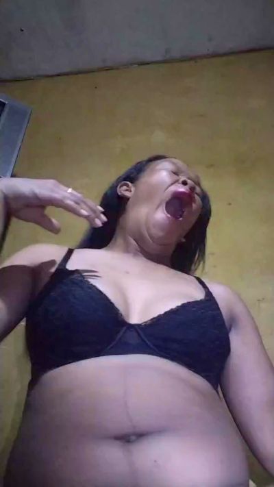 Rosaline27 live cam on Cam4