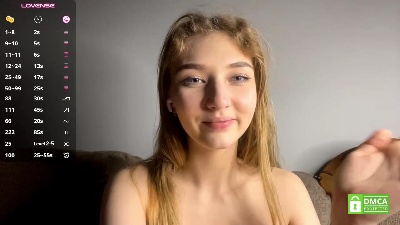 RosamondBrasch live cam on Cam4