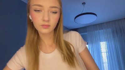 RosamondBrasch live cam on Cam4