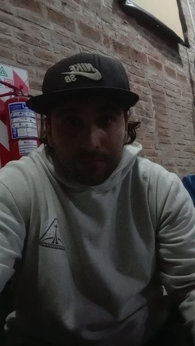 Rosarino94 live cam on Cam4