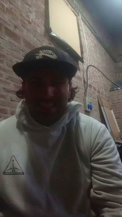Rosarino94 live cam on Cam4