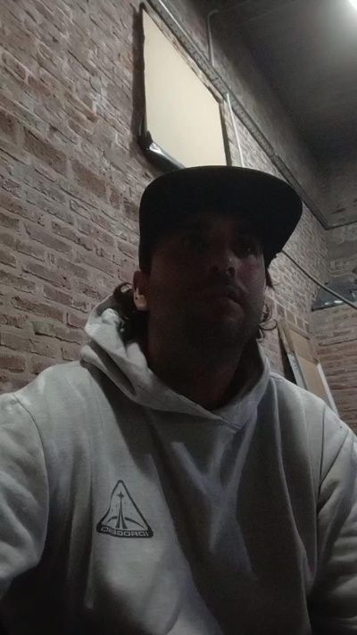 Rosarino94 live cam on Cam4