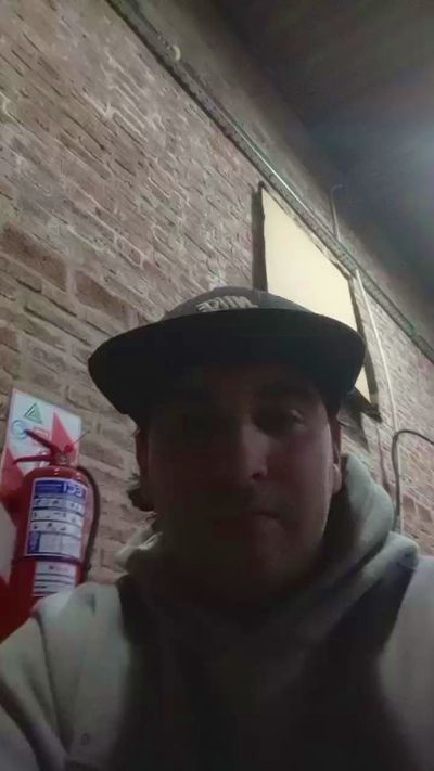 Rosarino94 live cam on Cam4