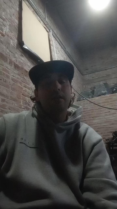 Rosarino94 live cam on Cam4
