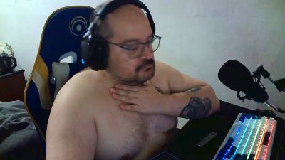 Rosarioso32 live cam on Cam4