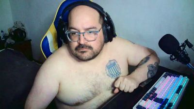 Rosarioso32 live cam on Cam4