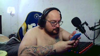 Rosarioso32 live cam on Cam4