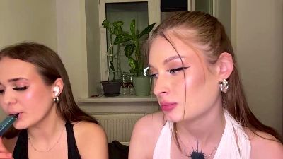 RoseReddish live cam on Cam4
