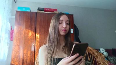 RoseVilaro live cam on Cam4