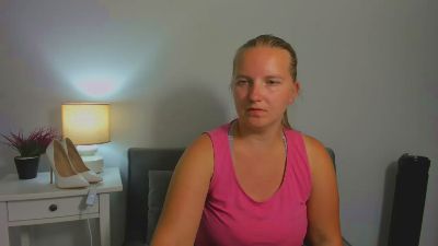 RoseWonderful live cam on Cam4