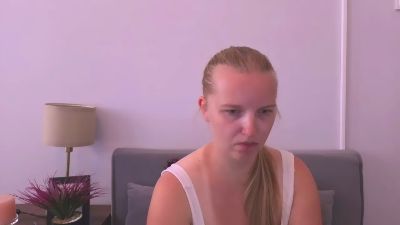 RoseWonderful live cam on Cam4