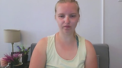 RoseWonderful live cam on Cam4