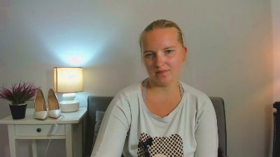 RoseWonderful live cam on Cam4