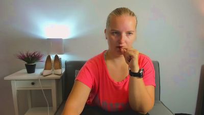 RoseWonderful live cam on Cam4