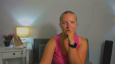 RoseWonderful live cam on Cam4