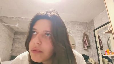 RoseliaHazlett live cam on Cam4