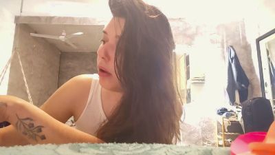 RoseliaHazlett live cam on Cam4