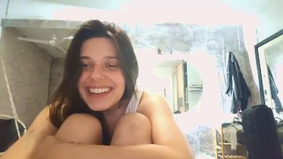 RoseliaHazlett live cam on Cam4