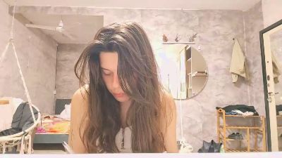 RoseliaHazlett live cam on Cam4