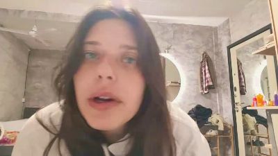 RoseliaHazlett live cam on Cam4