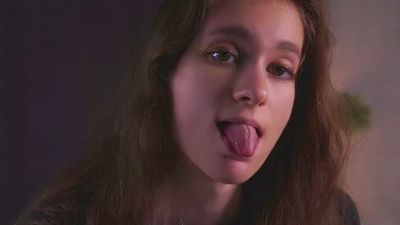 RosellaUrias live cam on Cam4