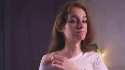 RosellaUrias live cam on Cam4
