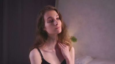 RosellaUrias live cam on Cam4