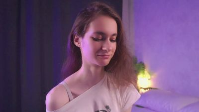RosellaUrias live cam on Cam4