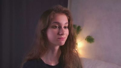 RosellaUrias live cam on Cam4