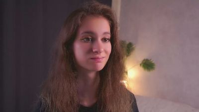 RosellaUrias live cam on Cam4