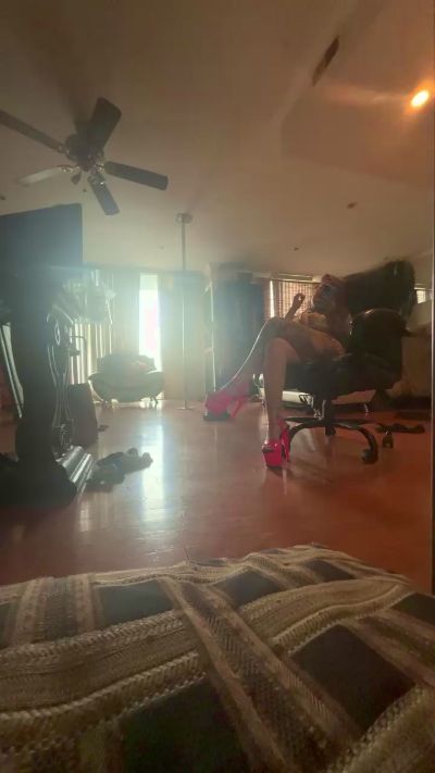 RosieBloomzXXX live cam on Cam4