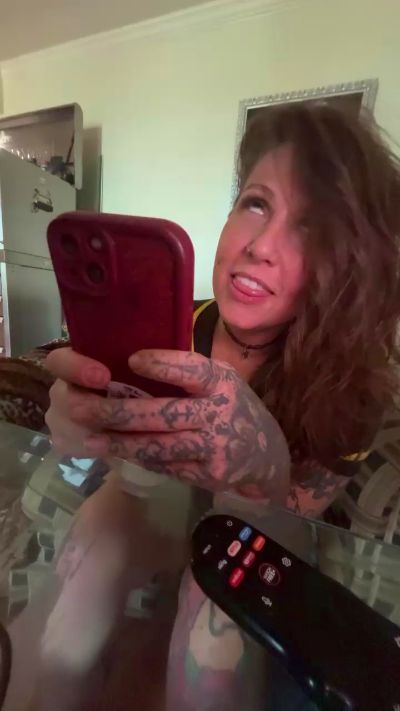 RosieBloomzXXX live cam on Cam4