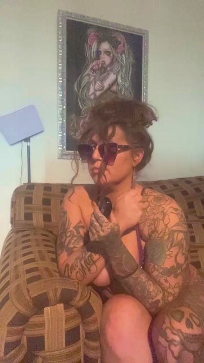 RosieBloomzXXX live cam on Cam4