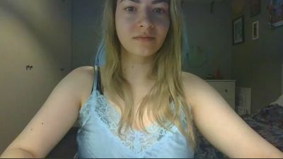 Rosie_June live cam on Cam4