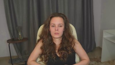 RoslynGobeli live cam on Cam4